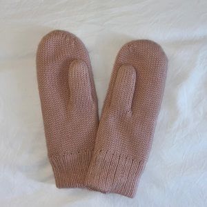 Aritzia Knit Mittens
